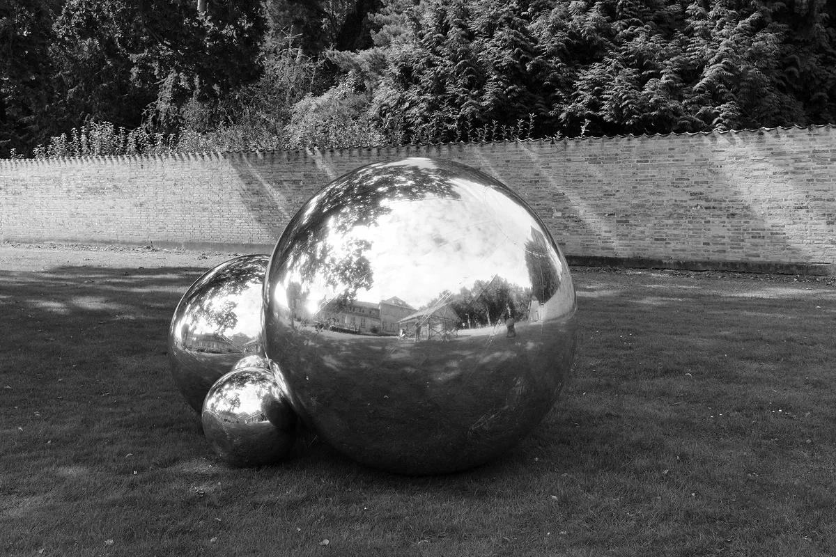 Sphere, Reflections